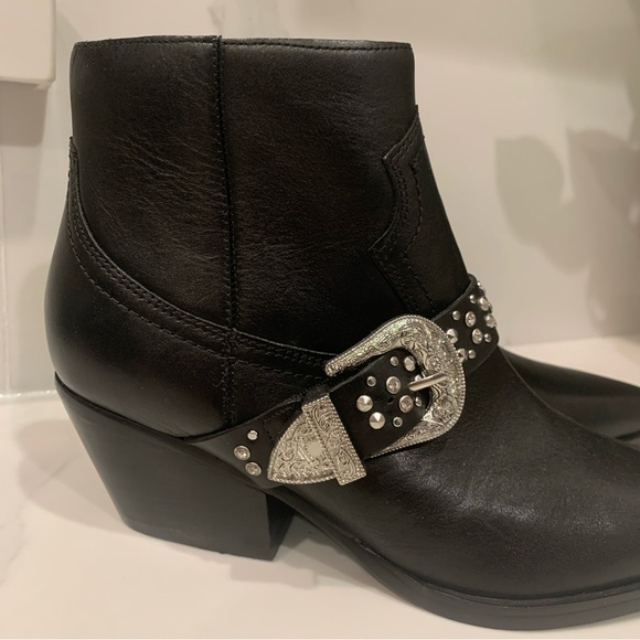 Guess Hermina Black Leather Moto Studded Western Ankle Boots Bootie 6.5 Cowboy - Picture 6 of 12